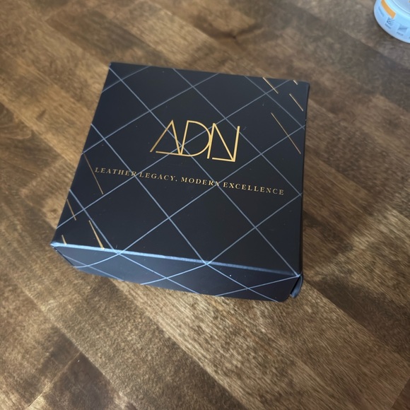 Brown Leather Camera Strap - Picture 6 of 6